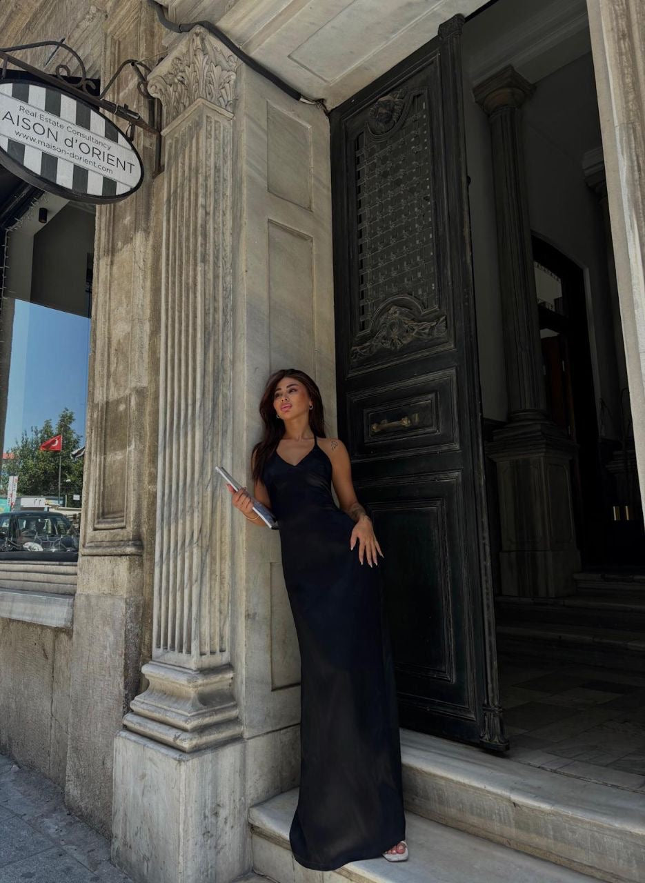 Elegant Black Maxi Dress